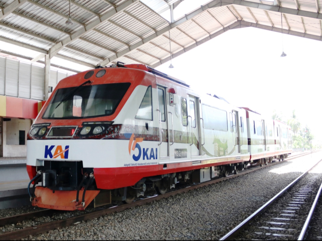 Banjir Rendam Jalur Kereta, KA Lembah Anai Alami Keterlambatan