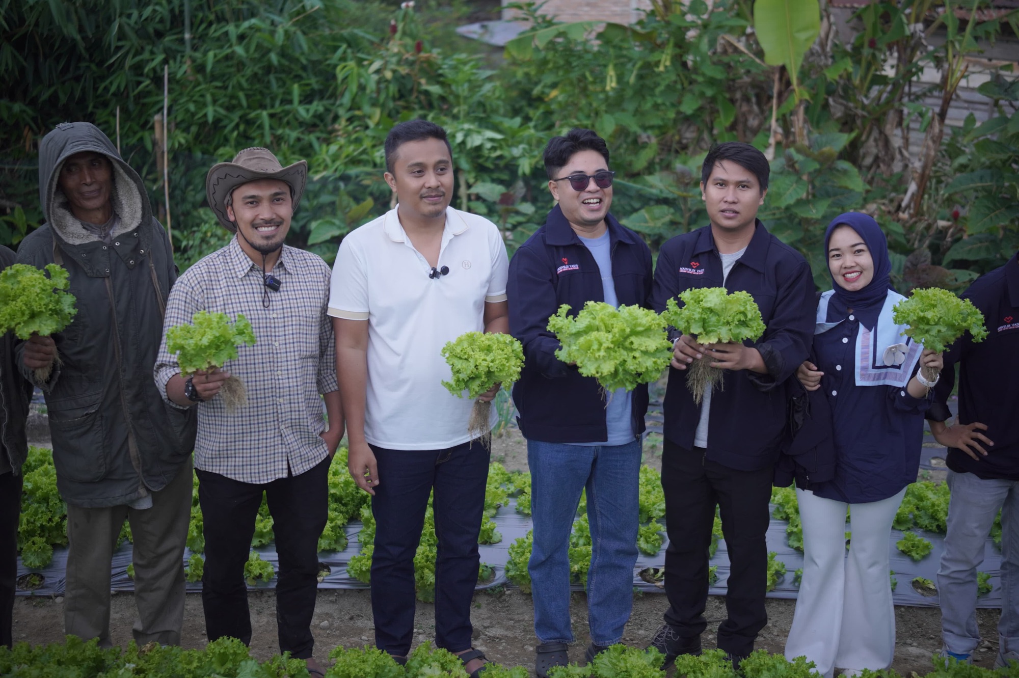Vasko Ruseimy dan TGercep Kunjungi Petani Millenial Di Alahan Panjang: Percontohan Program Nagari Creative Hub