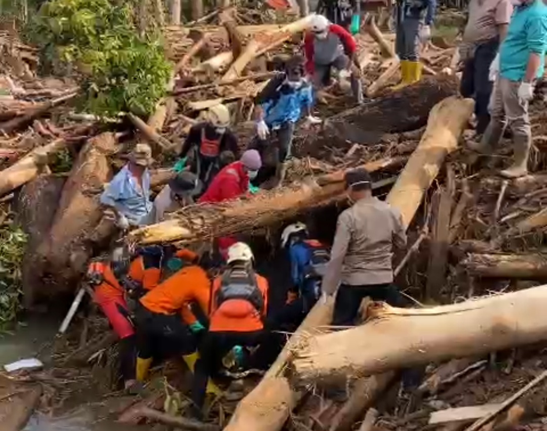 Korban Terakhir Banjir Bandang di Lima Puluh Kota Ditemukan Meninggal Dunia