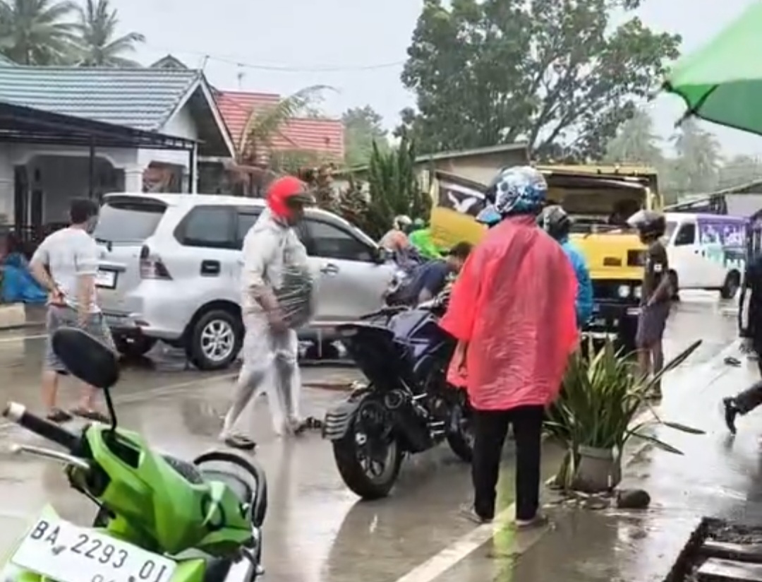Tiga Kendaraan Terlibat Kecelakaan di Jalan Lapau Manggis, Padang