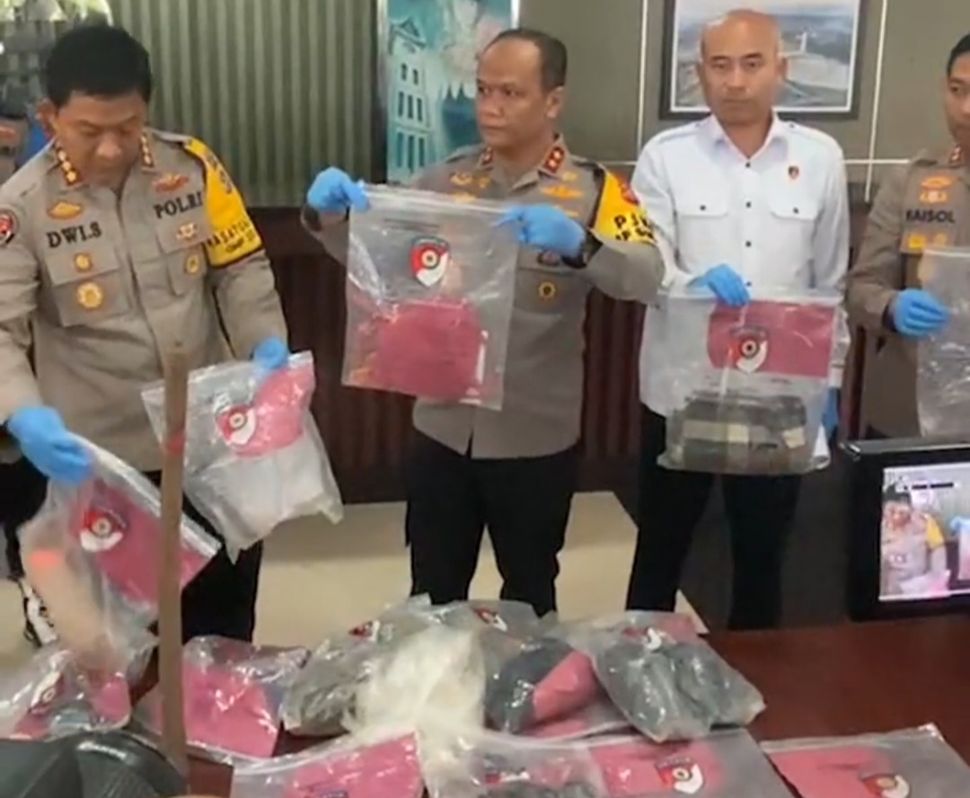 Polisi Serahkan Berkas dan Barang Bukti Kasus Pembunuhan dan Pemerkosaan Gadis Penjual Gorengan di Padang Pariaman