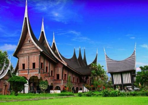 Suku Minangkabau Tempati Posisi Kedua Suku dengan Sarjana Terbanyak di Indonesia