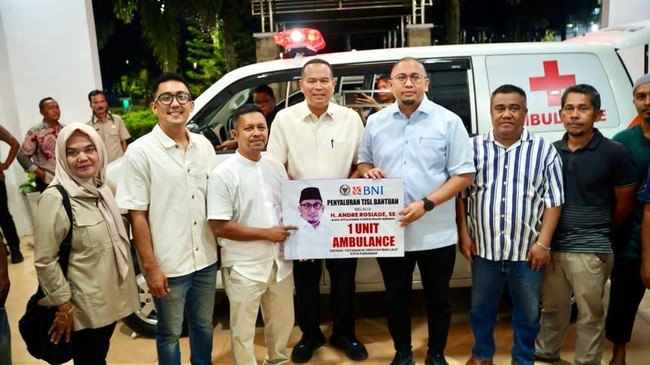 Andre Rosiade Serahkan Ambulans untuk Nelayan Pariaman, Total Bantuan Ambulans di Sumbar Capai 13 Unit